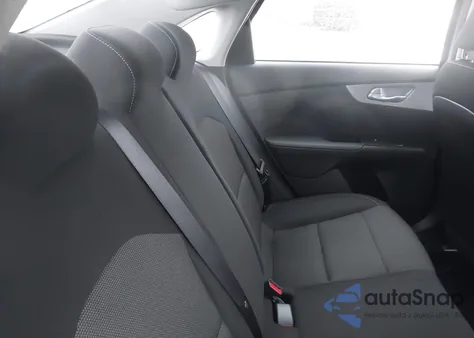 2024 Kia Forte Lxs z USA, uszkodzony, nr VIN 3KPF24AD3RE757069